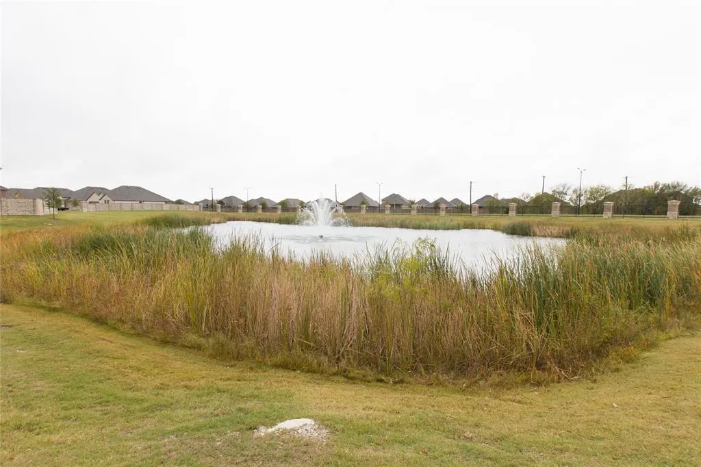 2811 Willow Lane