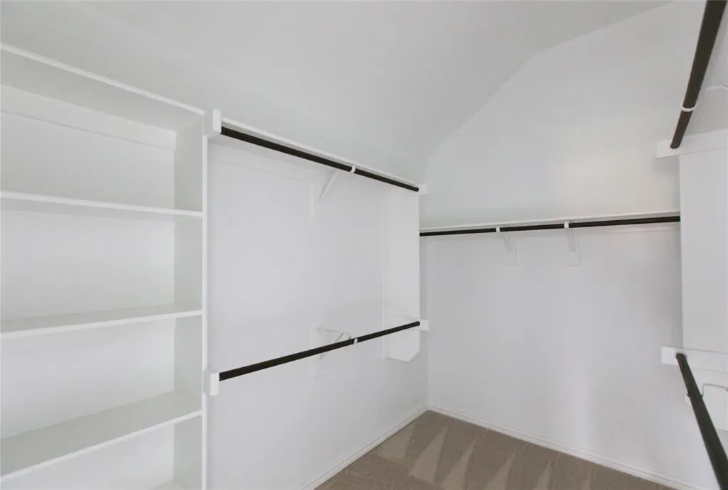 2811 Willow Lane