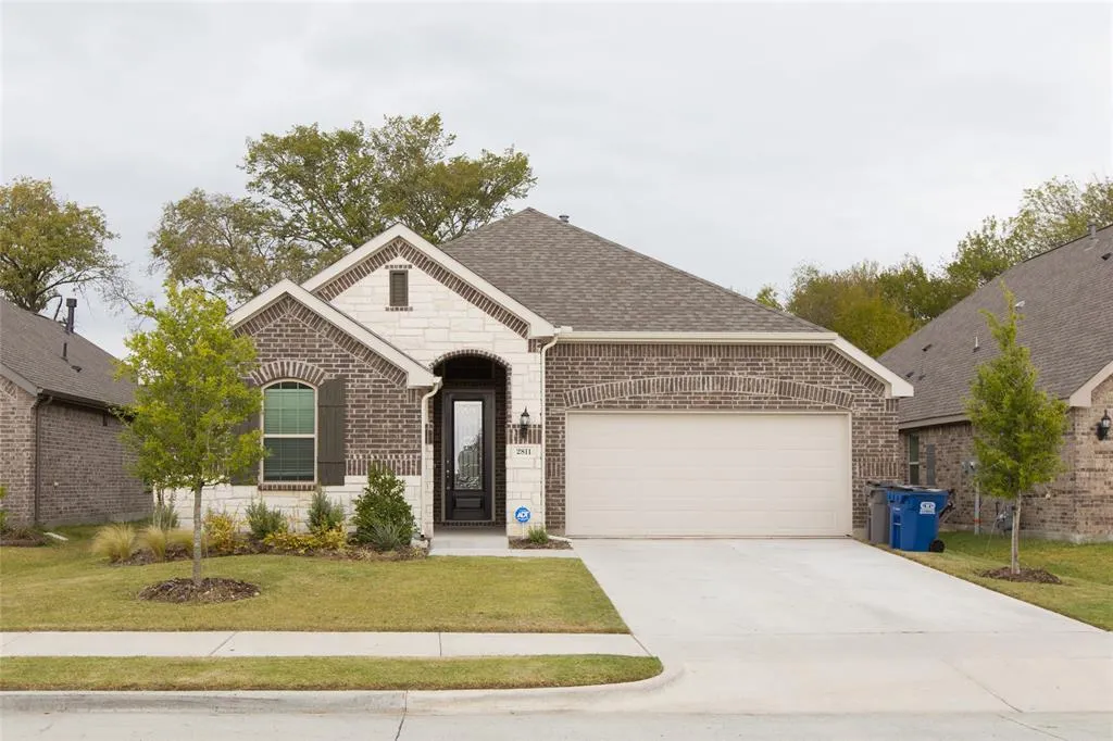 2811 Willow Lane
