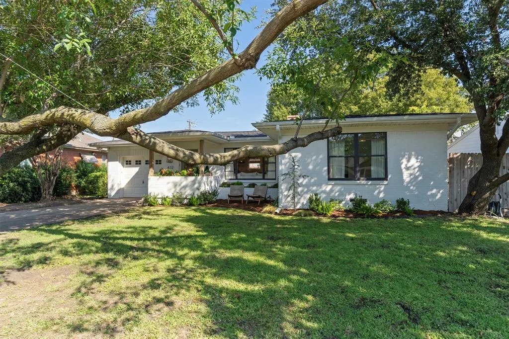 432 Rustic Circle