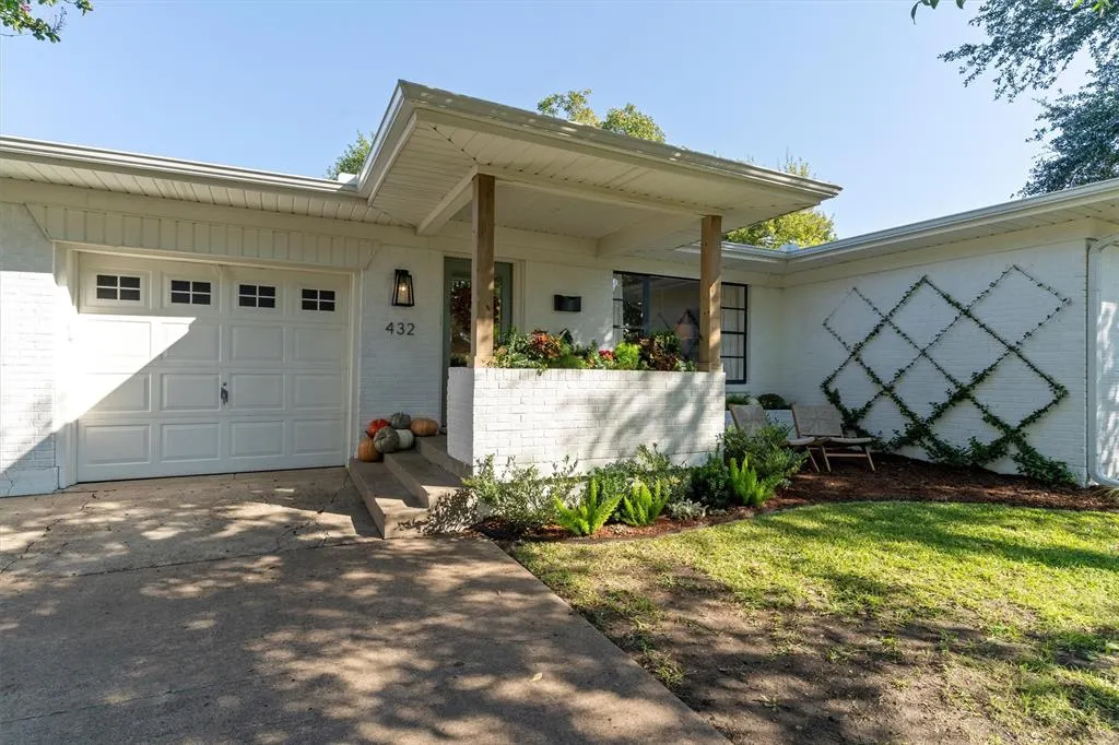 432 Rustic Circle