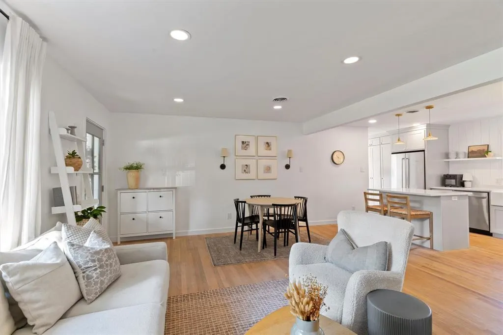 432 Rustic Circle