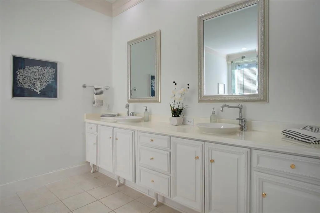 5404 Northshore Drive