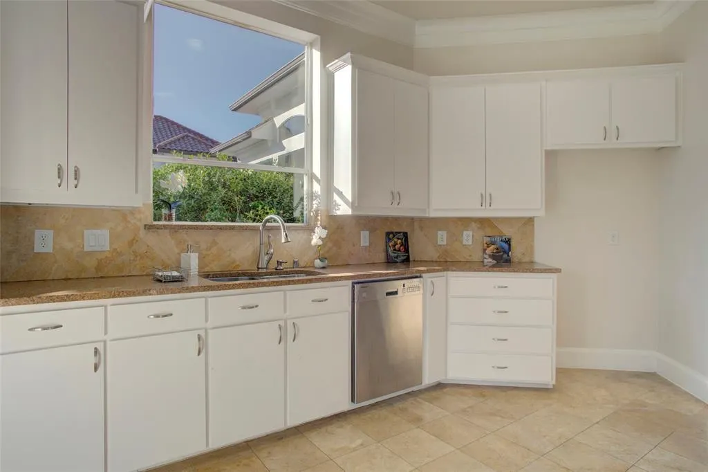 5404 Northshore Drive