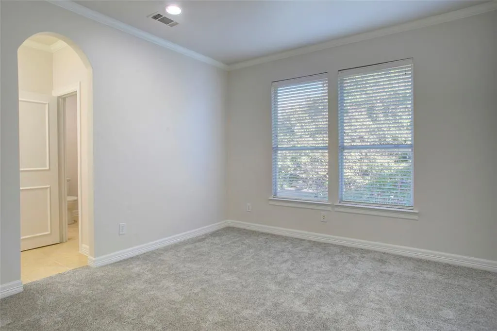 5404 Northshore Drive