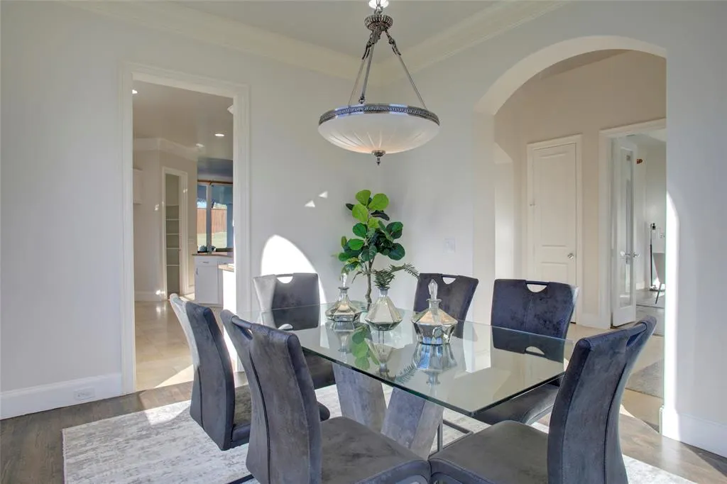 5404 Northshore Drive