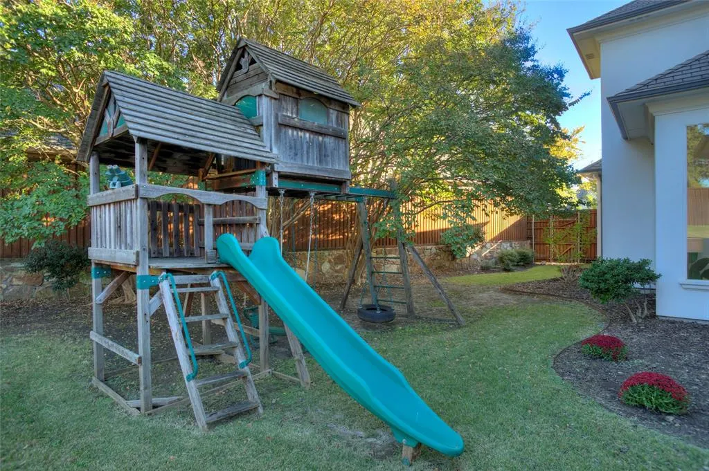 5404 Northshore Drive