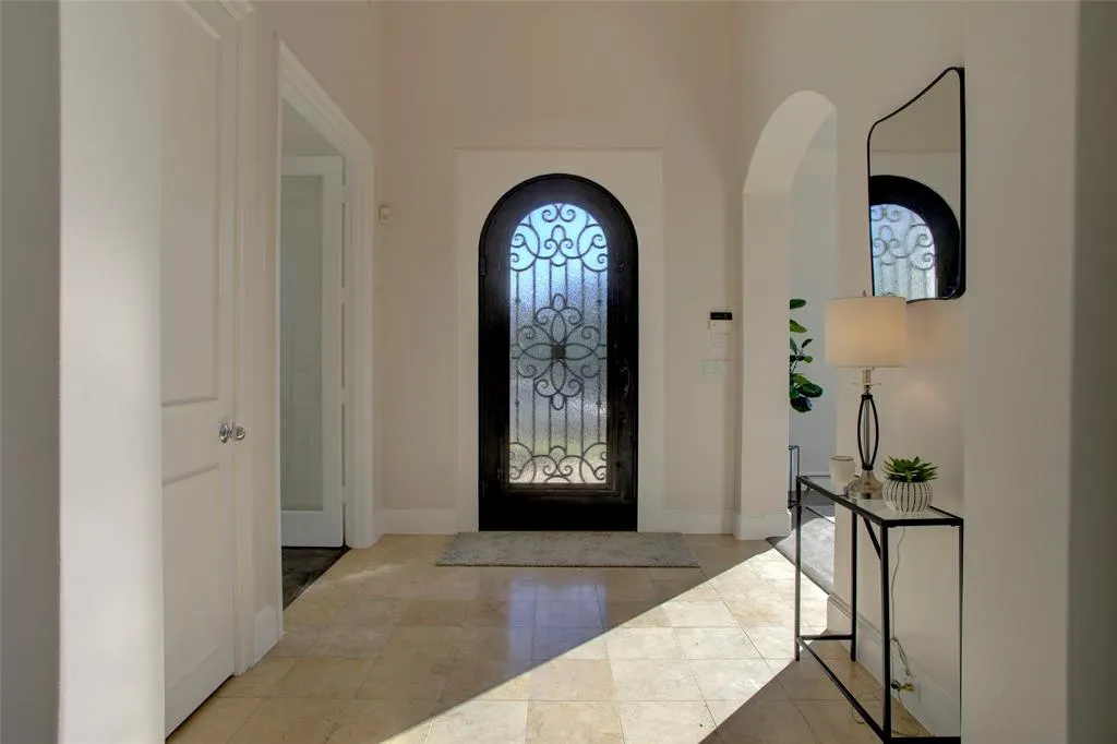 5404 Northshore Drive