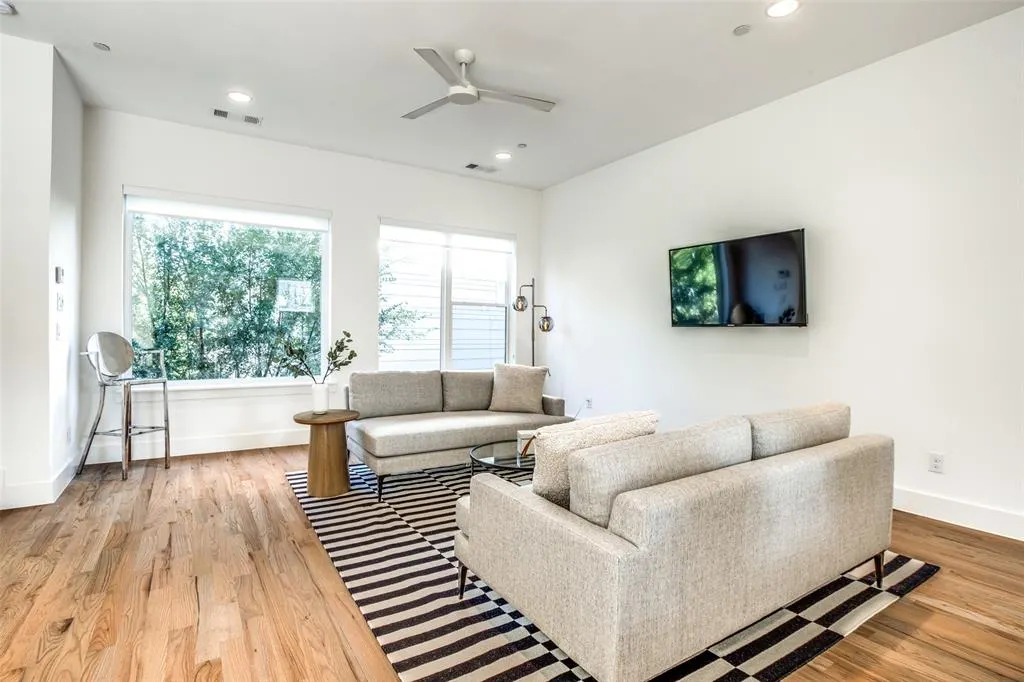 5022 Belmont Avenue, #5