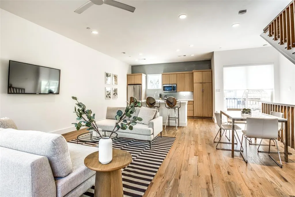5022 Belmont Avenue, #5