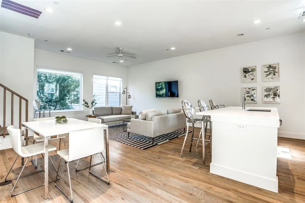 5022 Belmont Avenue, #5