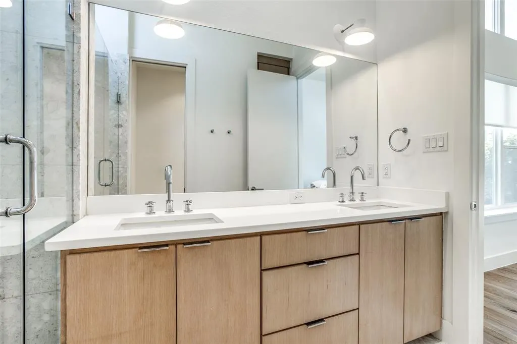 5022 Belmont Avenue, #5
