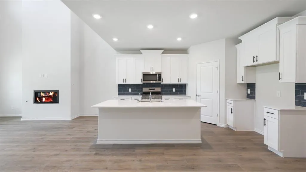9212 Gossamer St.