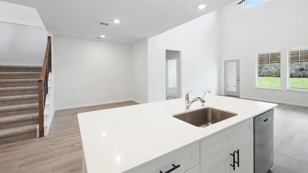9212 Gossamer St.