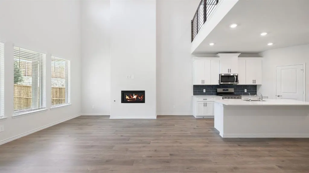 9212 Gossamer St.