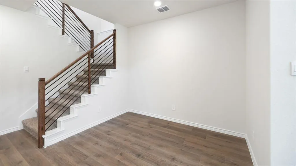 9212 Gossamer St.