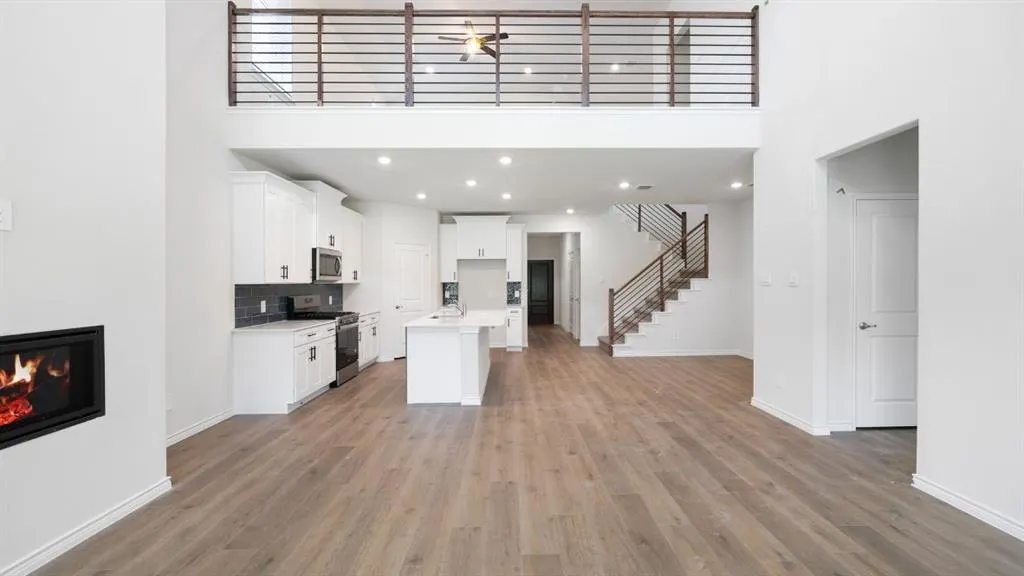 9212 Gossamer St.