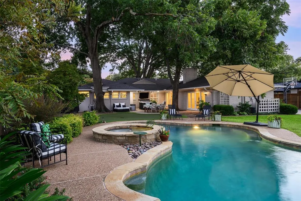 5839 Meadow Crest Drive