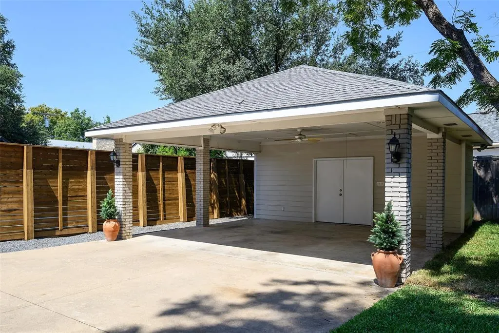 5839 Meadow Crest Drive