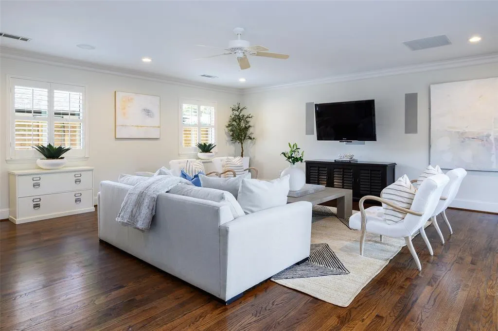 5839 Meadow Crest Drive