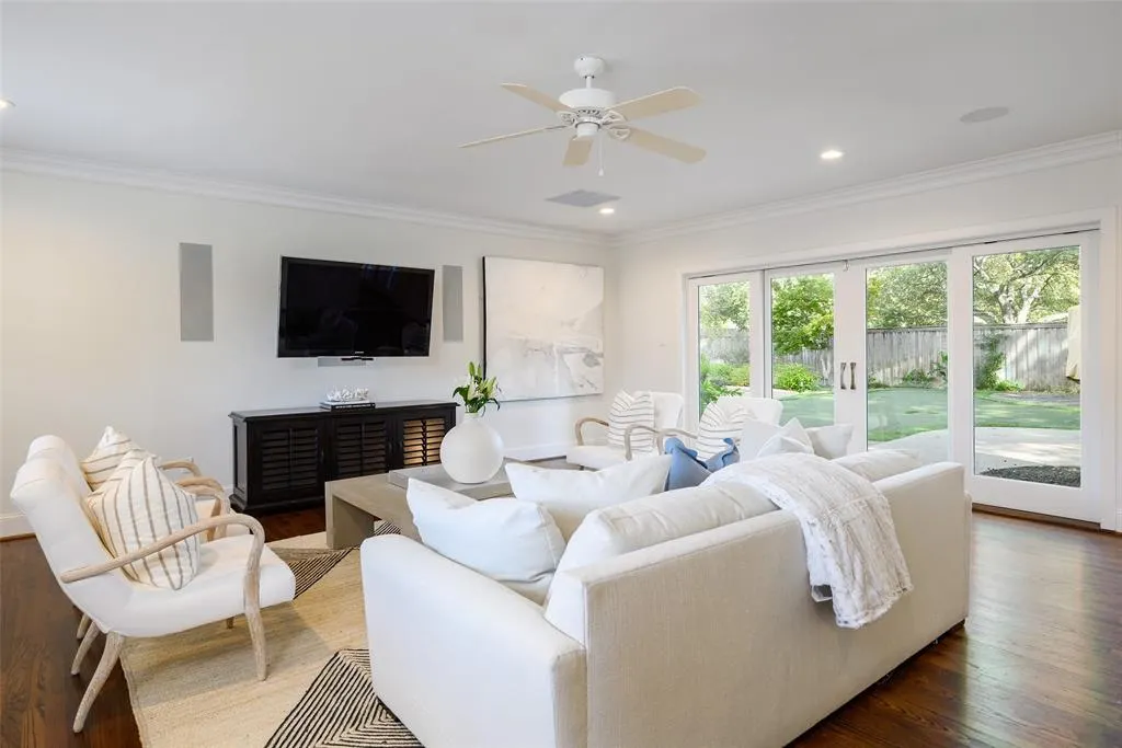 5839 Meadow Crest Drive