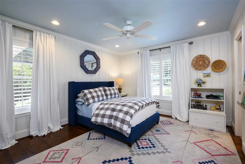 5839 Meadow Crest Drive