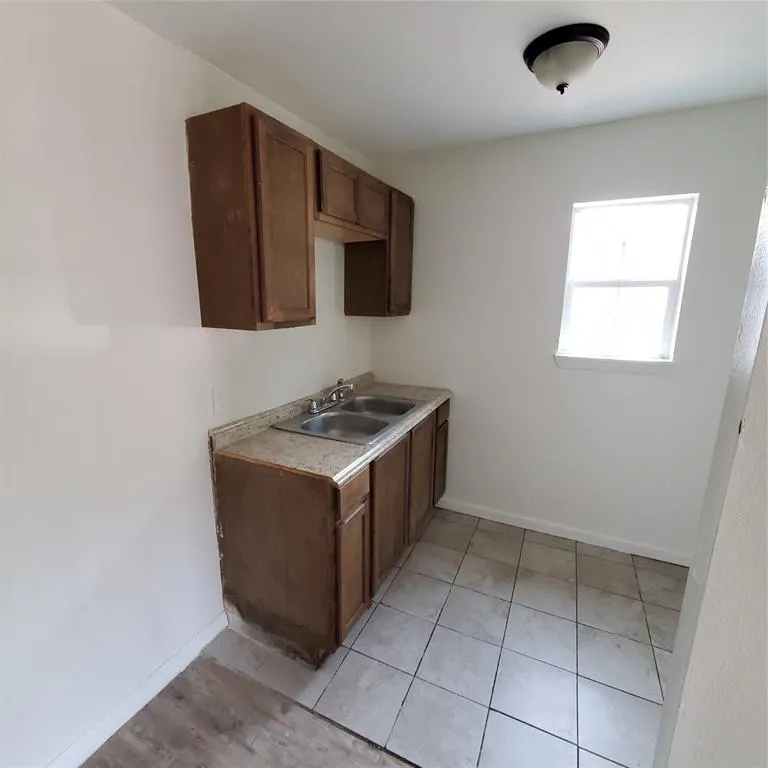 4205 Metropolitan Avenue