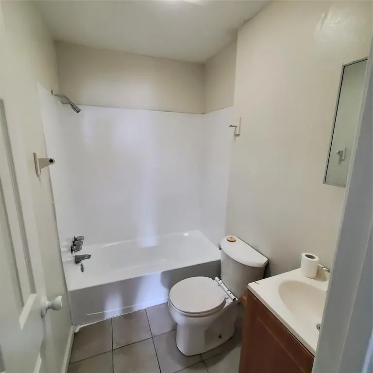 4205 Metropolitan Avenue