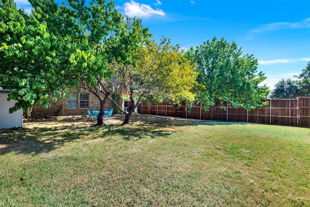 2701 Indian Oak Drive