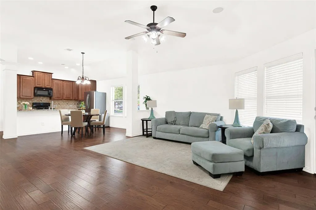 2701 Indian Oak Drive