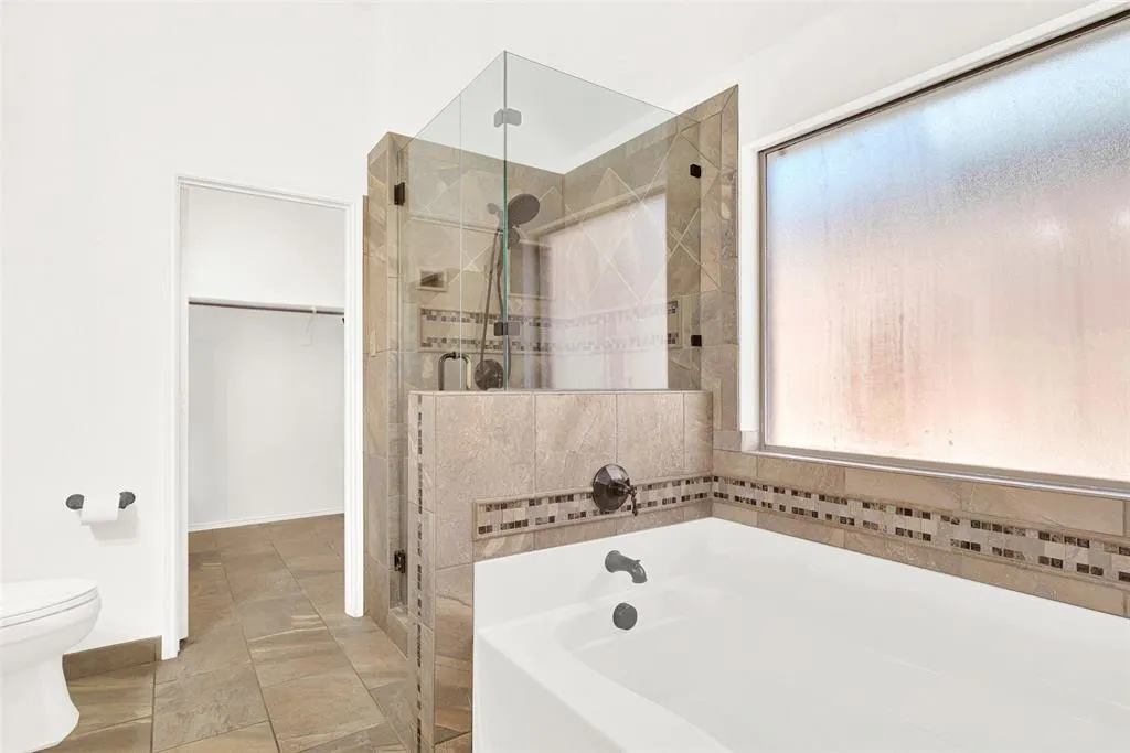 2701 Indian Oak Drive