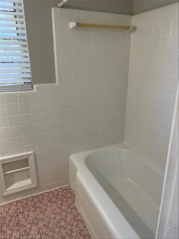 4815 Live Oak Street, #6