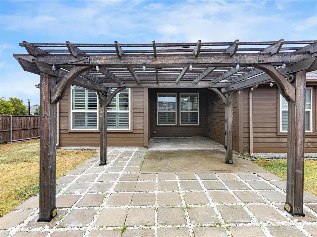 1200 Roadrunner Drive