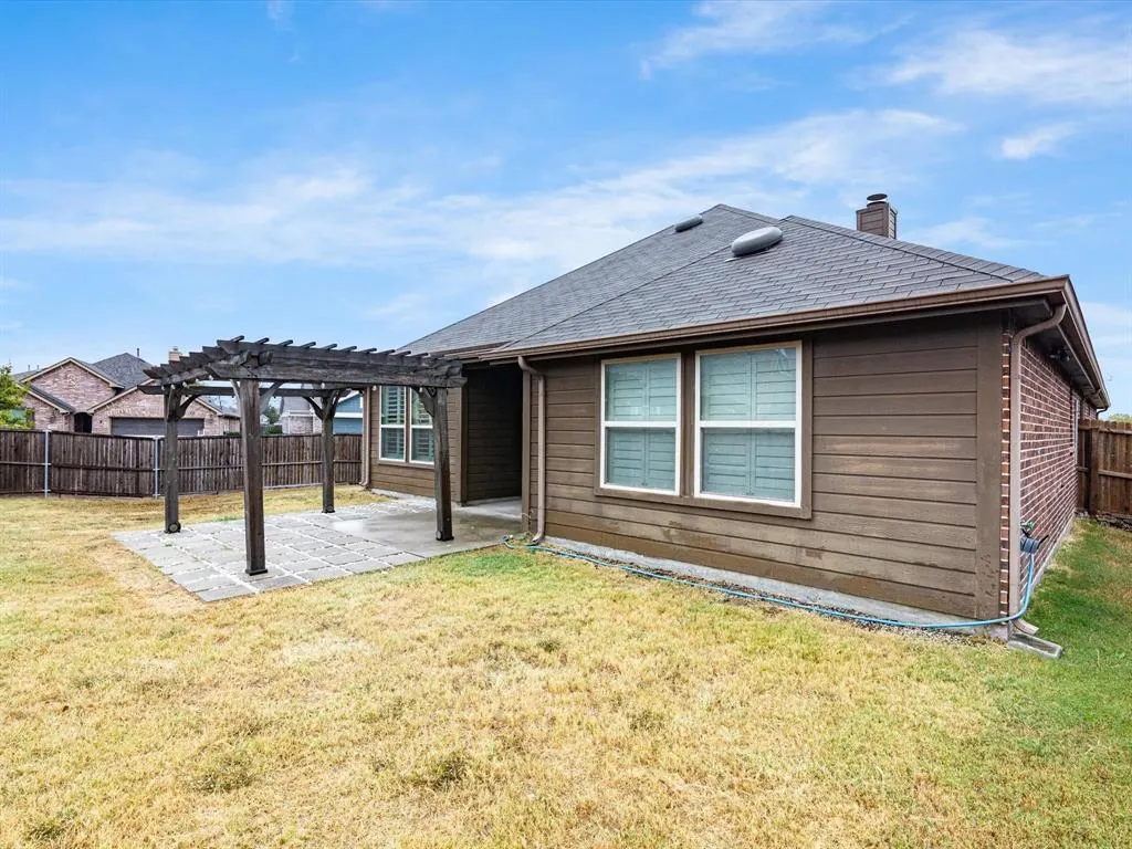 1200 Roadrunner Drive