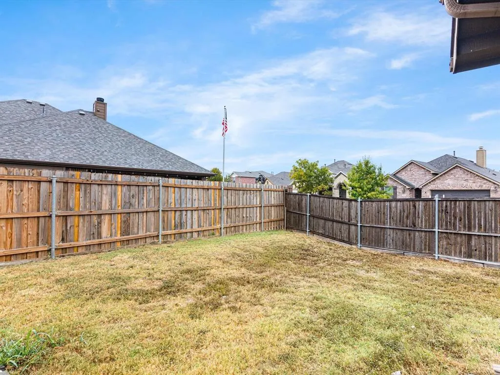 1200 Roadrunner Drive