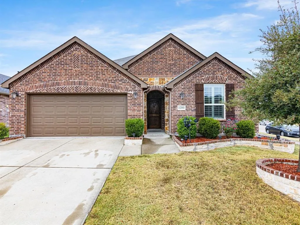 1200 Roadrunner Drive