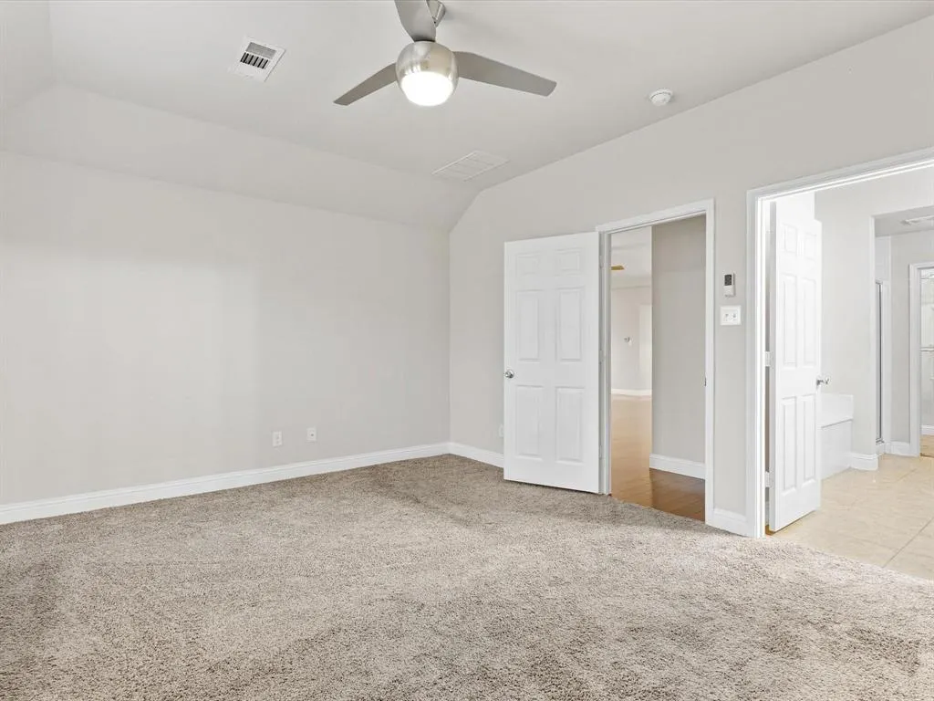 1200 Roadrunner Drive