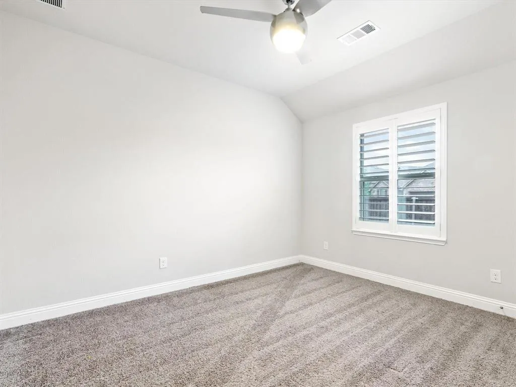 1200 Roadrunner Drive
