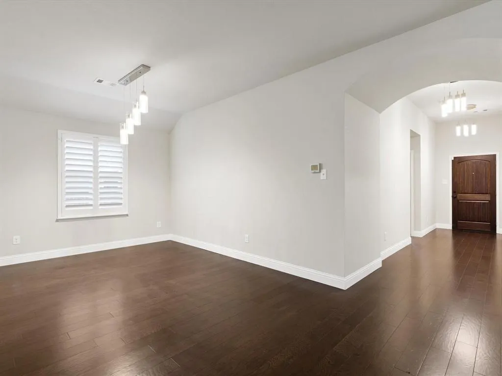 1200 Roadrunner Drive