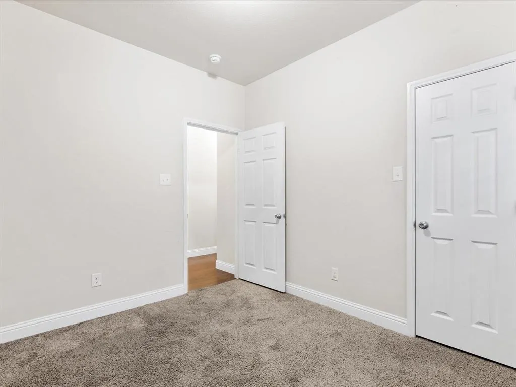 1200 Roadrunner Drive