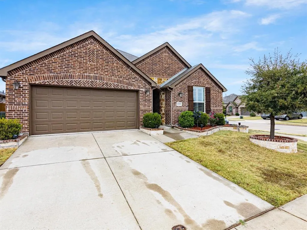 1200 Roadrunner Drive