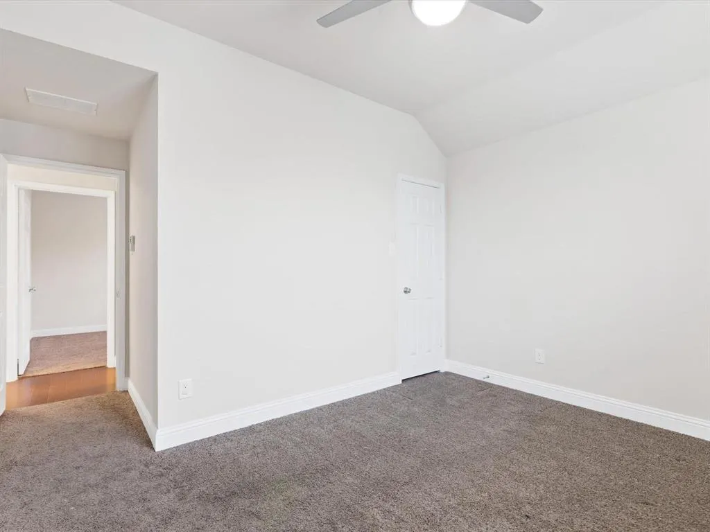 1200 Roadrunner Drive