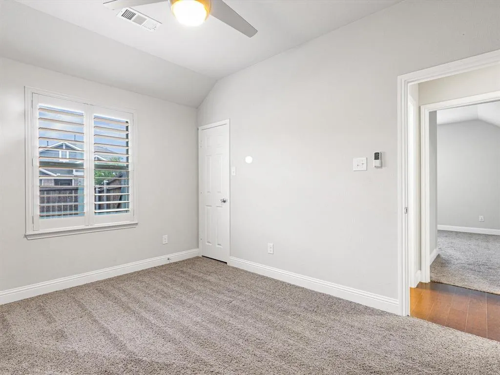 1200 Roadrunner Drive