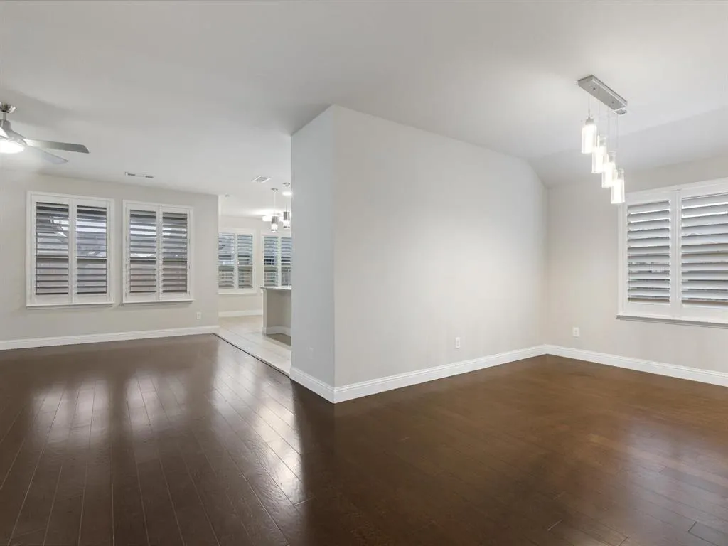 1200 Roadrunner Drive