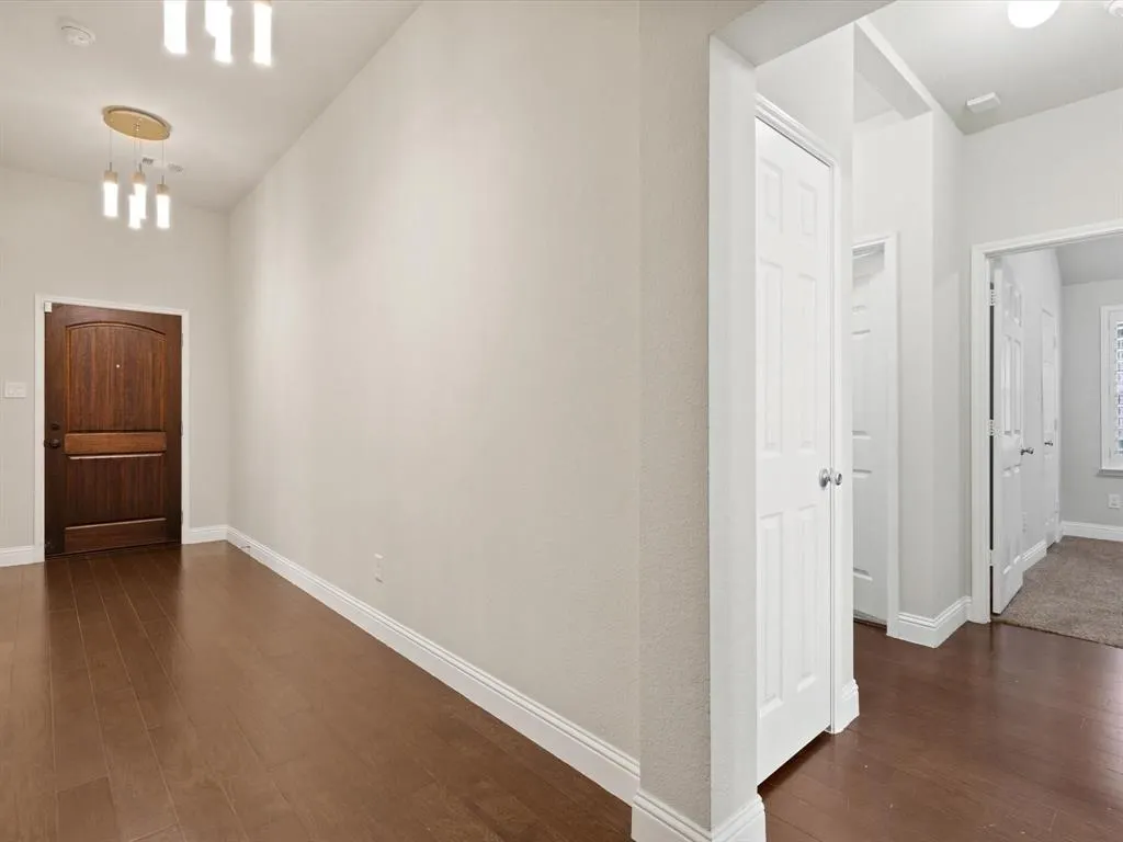 1200 Roadrunner Drive