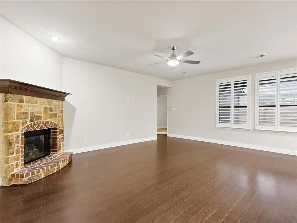 1200 Roadrunner Drive