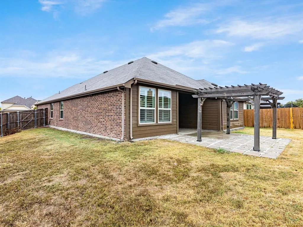 1200 Roadrunner Drive