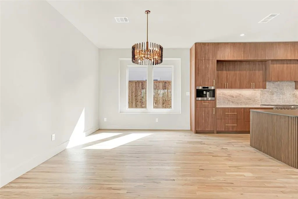 5948 KING WILLIAM Drive