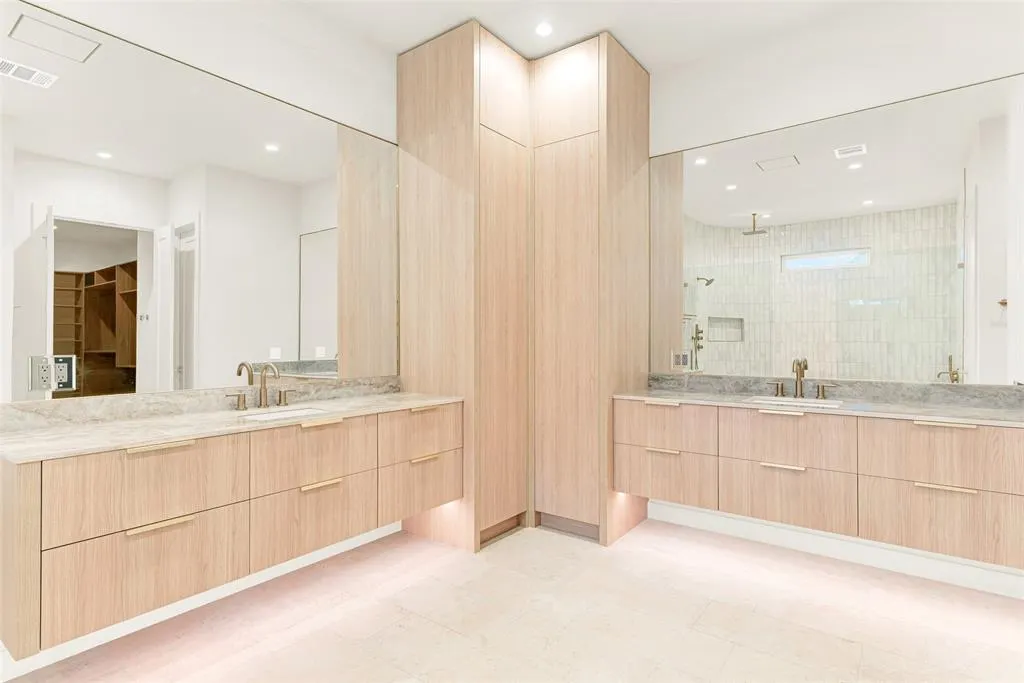 5948 KING WILLIAM Drive