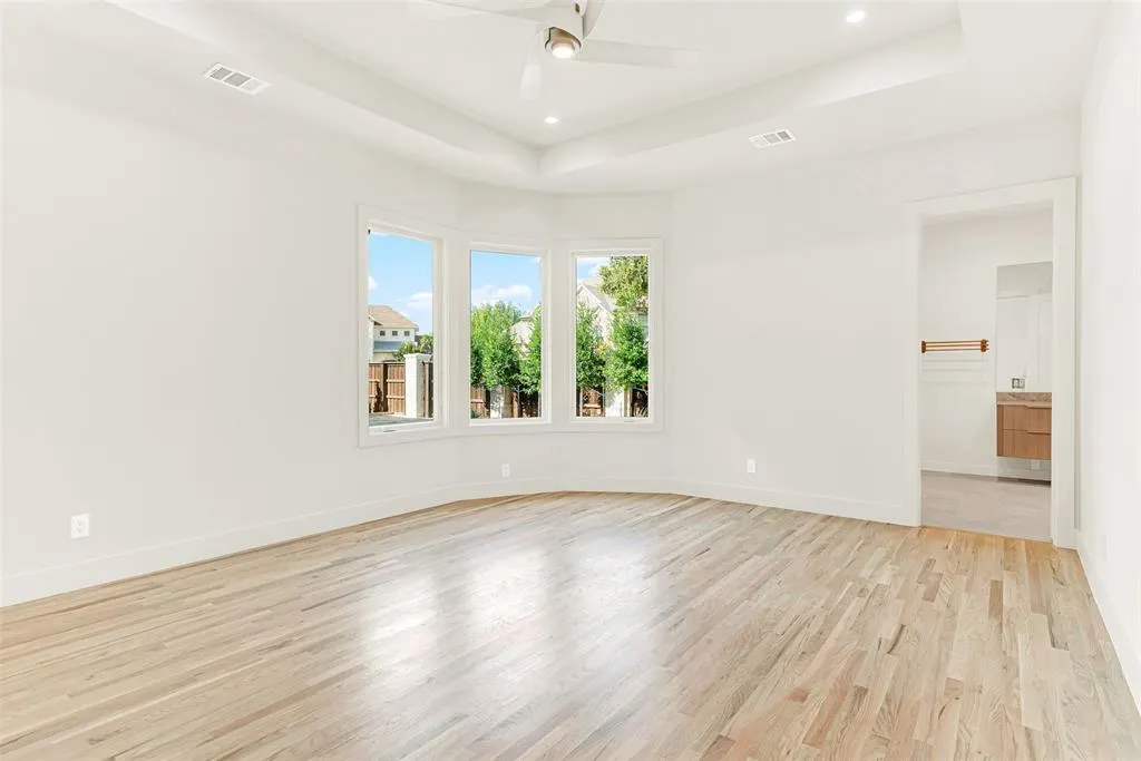 5948 KING WILLIAM Drive